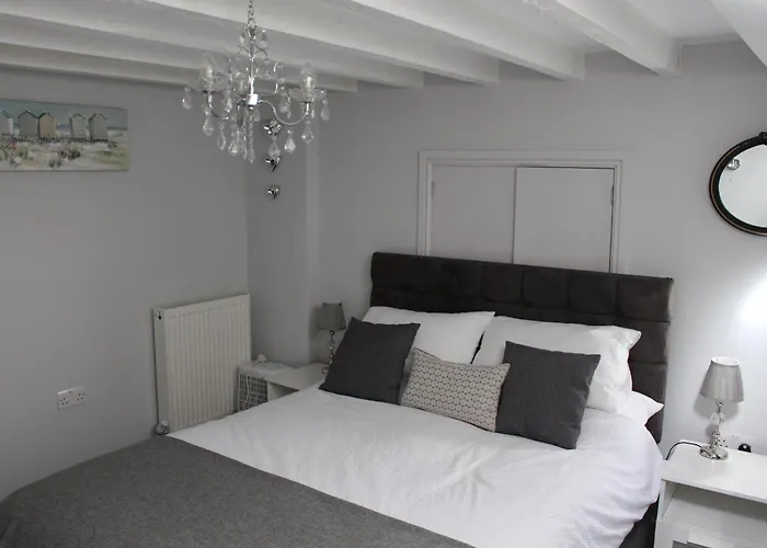 Traeth Arian Cottage