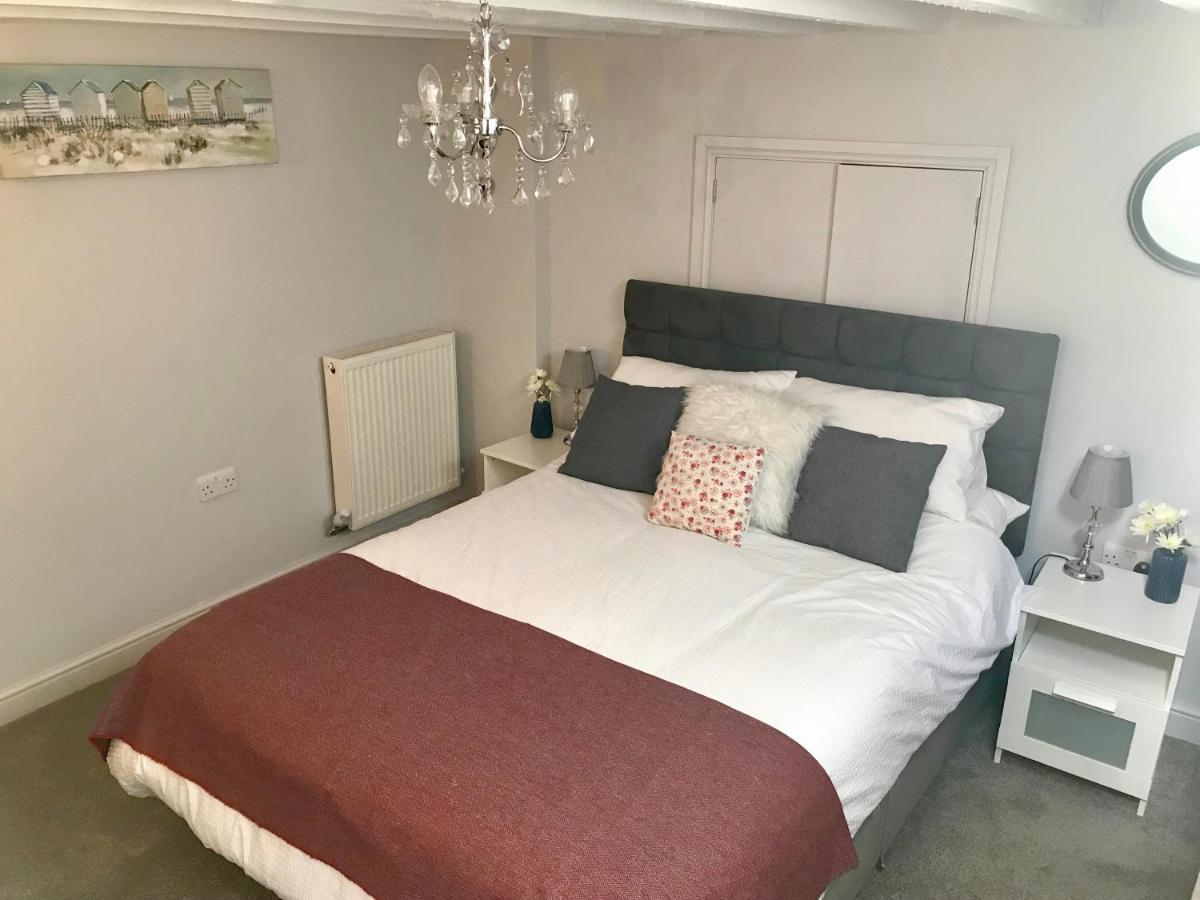 Holiday home Traeth Arian Benllech
